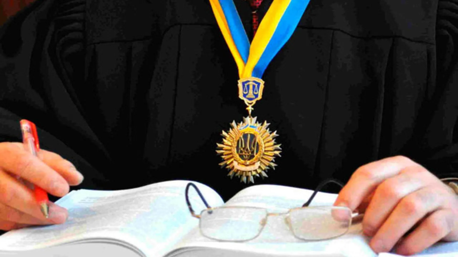 Кожен п’ятий суддя в Україні отримує надбавки за наукові ступені