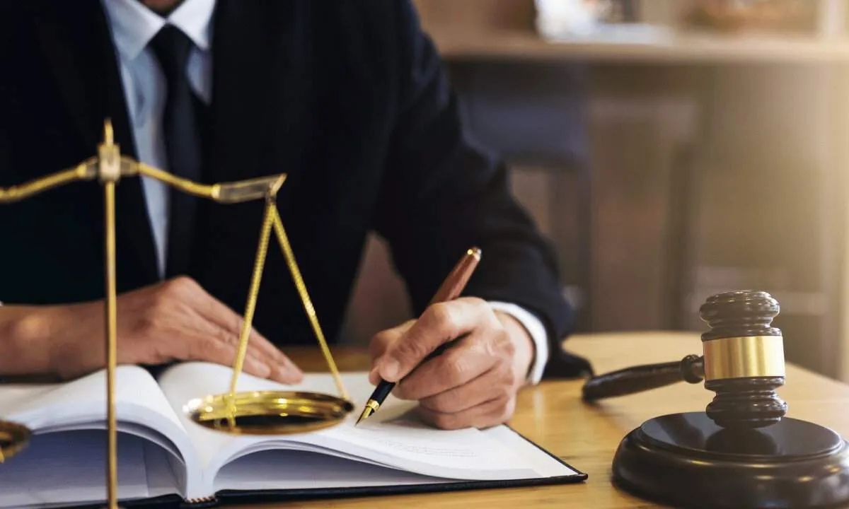 У Києві суд покарав майора поліції за викрадення авто