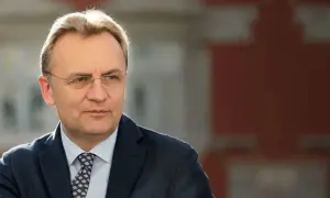 На Хортице заметили занесенного в Красную книгу розового пеликана