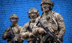 Видео: рашисты уничтожили все мосты в Северодонецк, но есть «дорога жизни»