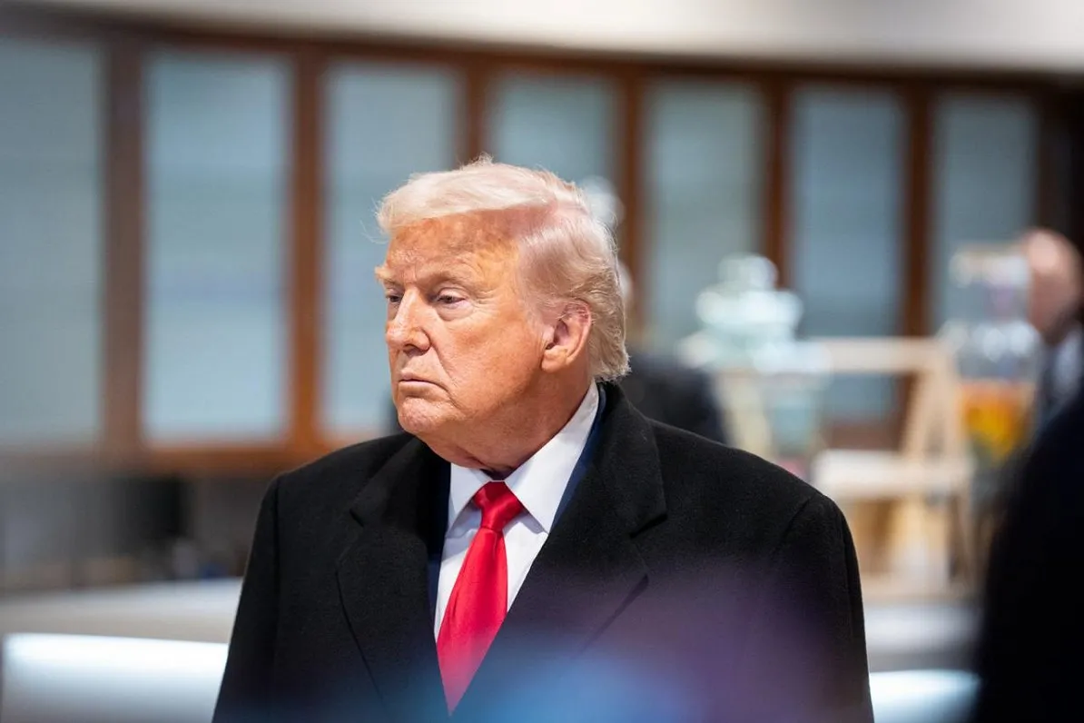 ЄС не поспішає вірити заявам Трампа про «скасування мит» — Politico