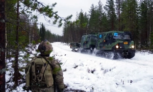 Фото, відео: на житловий квартал у Стамбулі впав військовий гелікоптер