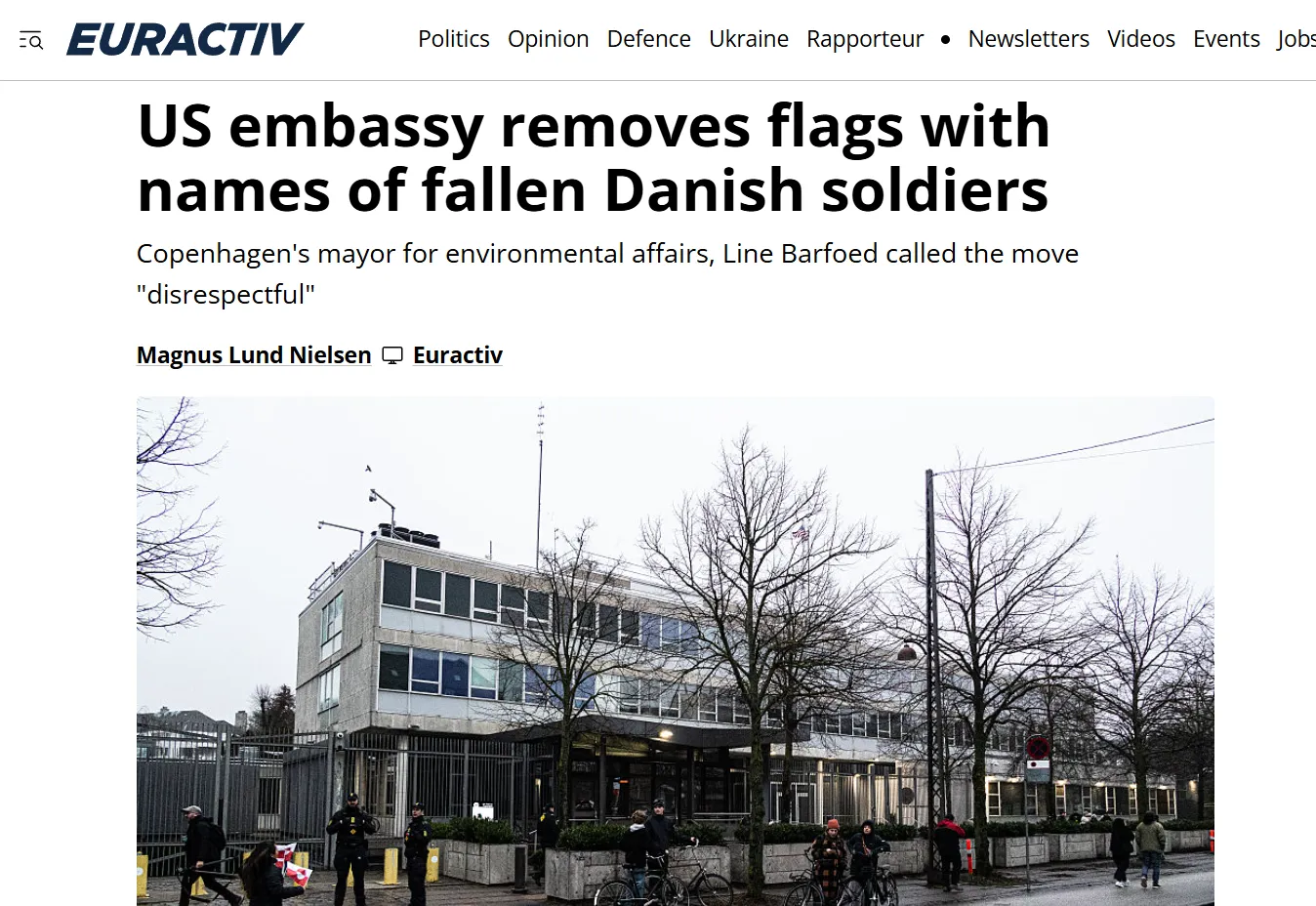 У Данії обурені зняттям меморіальних прапорів біля посольства США — Euractiv