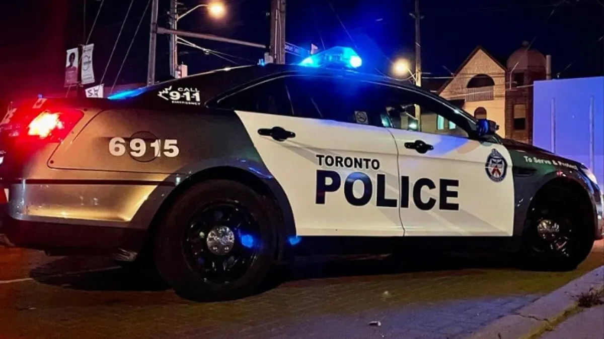 У передмісті Торонто невідомі обстріляли дві синагоги протягом однієї ночі