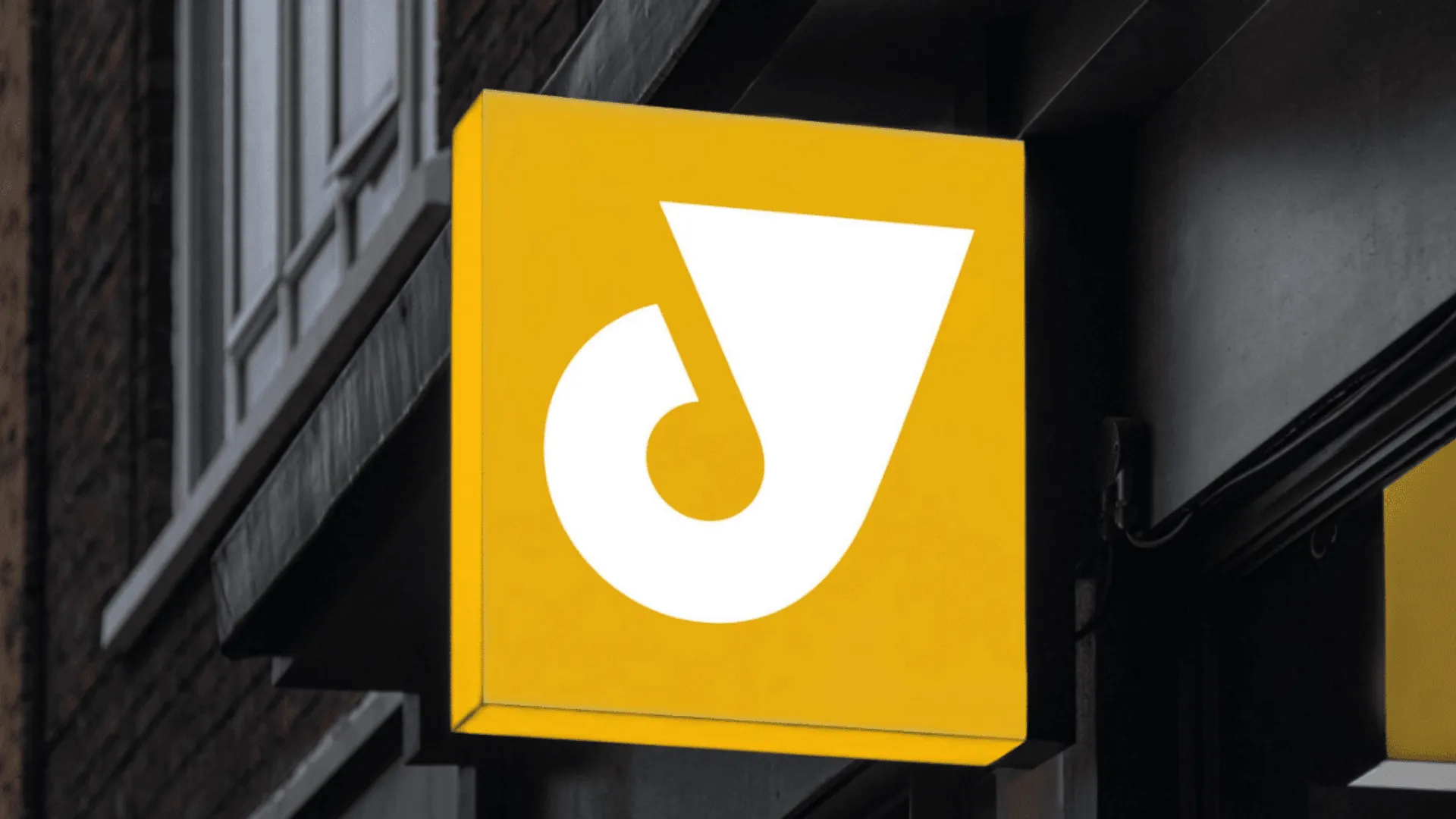 Укрпошта озвучила нові тарифи на пересилання документів