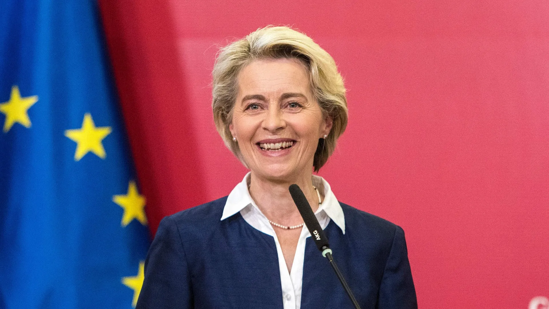 Фон дер Ляйен приветствует победу Мадяра, но призывает к изменению правил голосования в ЕС