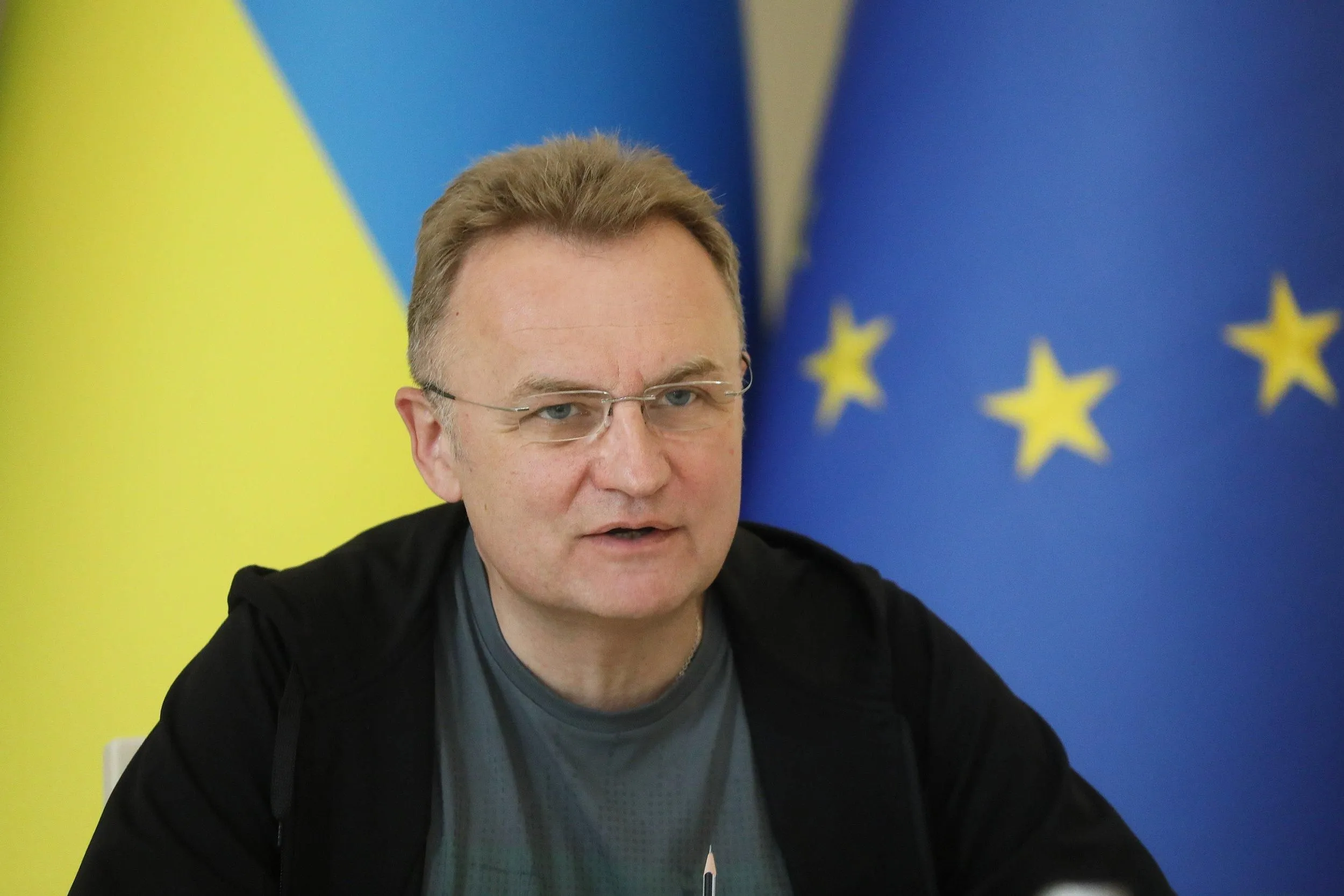 Садовый заявил о попытке застроить стратегически важные территории аэропорта