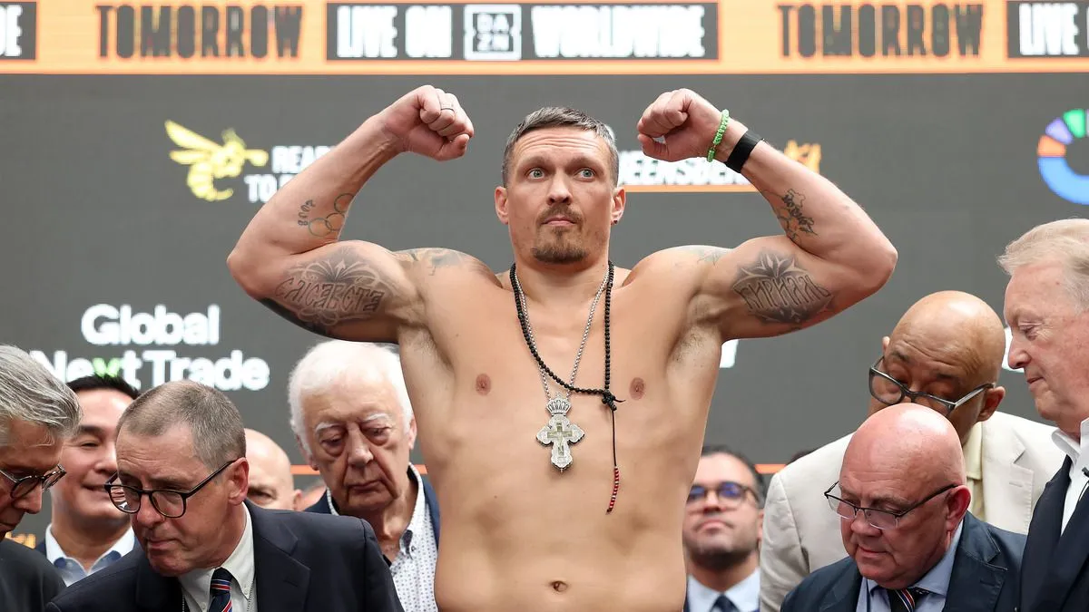 Усик відмовиться від всіх поясів і підписав історичну угоду