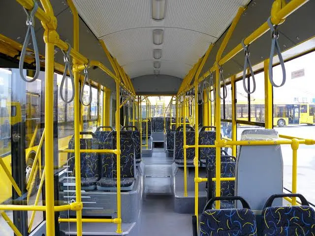 Киев возобновляет работу общественного транспорта после массированной атаки