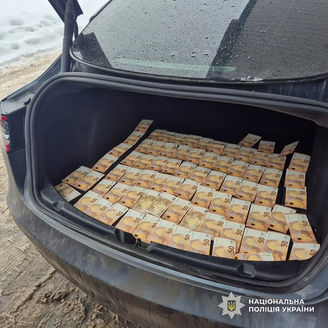 На Буковині викрили схему складання іспитів з водіння через «шпигунські» гаджети