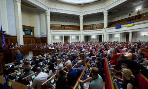 Фото: у Харкові консульство РФ «привітали» з Днем Росії оригінальним банером