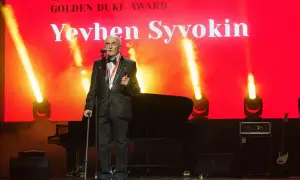 Дженніфер Еністон стане продюсеркою спінофу «З дев′ятої до п′ятої»
