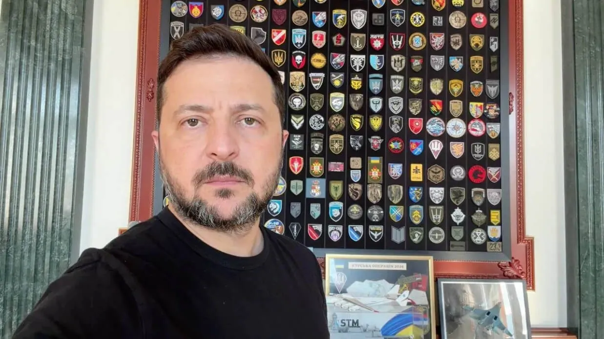 Президент Зеленський привітав українців із Днем Конституції