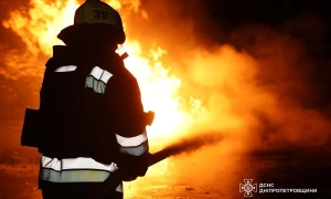 РФ масовано атакувала «Шахедами» Кривий Ріг, пошкоджене підприємство, виникли пожежі