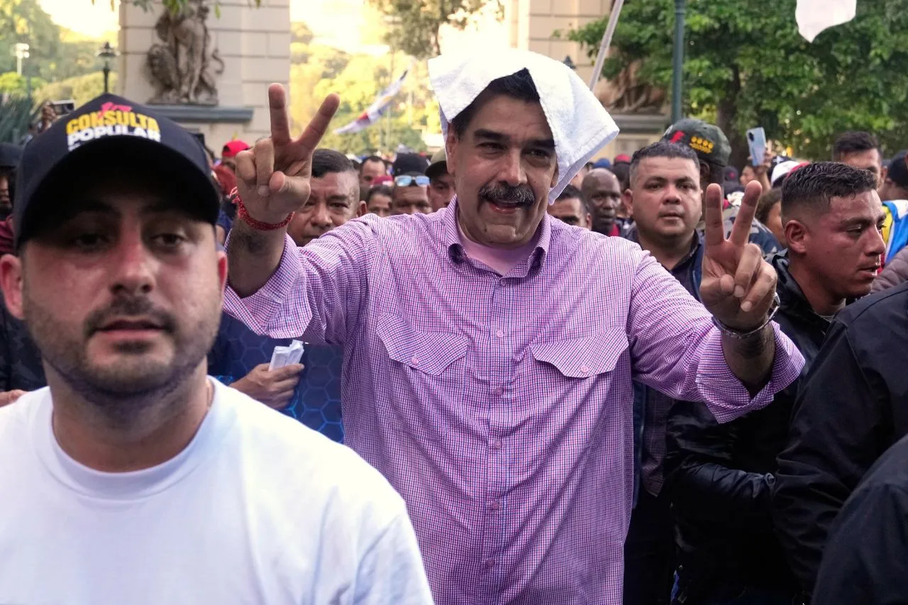 Президент Венесуела може залишити країну та поїхати до росії