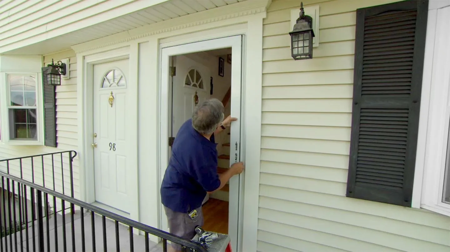 Помилки установки дверей, що знижують їх захист