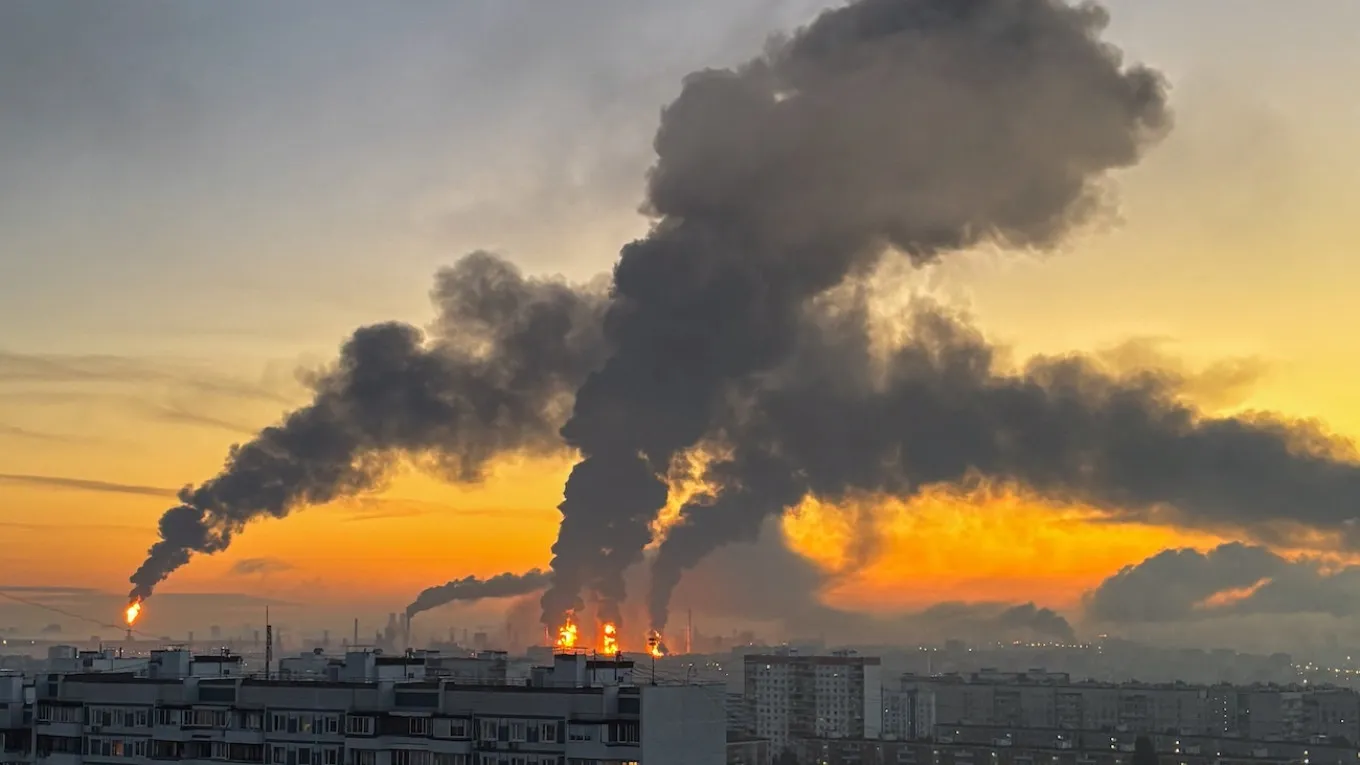 The Moscow Oil Refinery has completely halted oil refining following an attack by Ukrainian drones