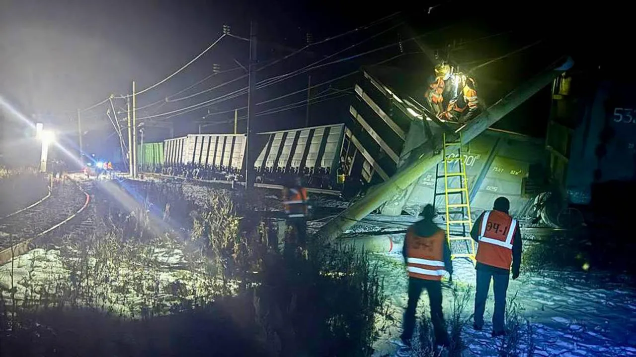 На сході РФ вдруге за кілька днів зійшов із колії вантажний потяг