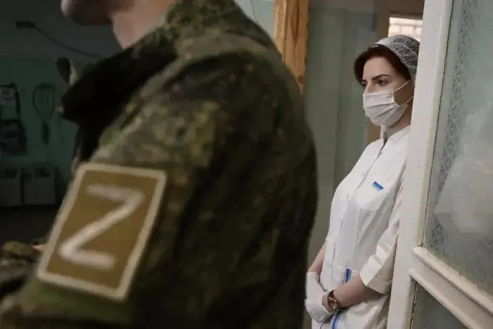 Росія скорочує термін обов’язкового відпрацювання для медиків на окупованих територіях