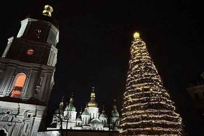 У соцмережах спалахнула дискусія через вигляд головної ялинки Києва