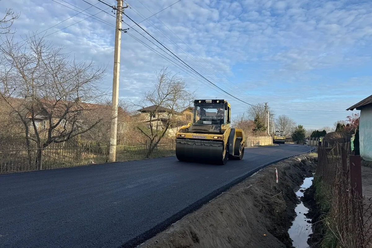 На Львівщині вперше ремонтують дорогу за німецькою технологією NovoCrete