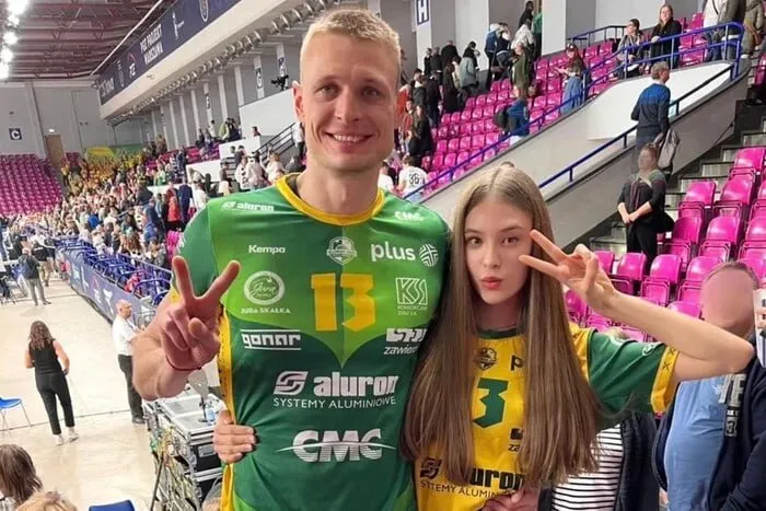 Донька ексгравця збірної України стала жертвою булінгу в польській школі