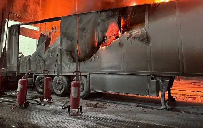 Уламки російського дрона пошкодили посилки «Нової пошти» в Одесі на мільйони гривень