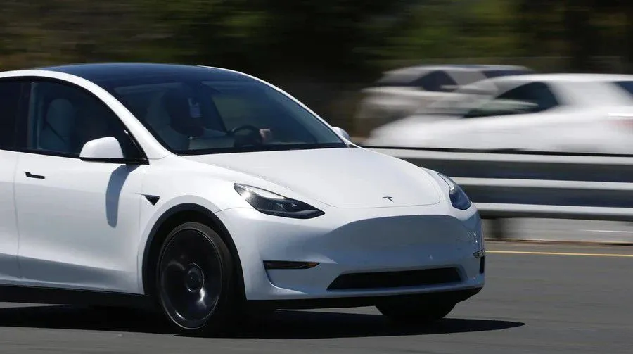 У Флориді збудують ділянку дороги з бездротовою зарядкою для електромобілів