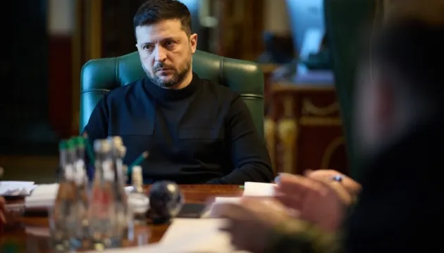 Зеленский обсуждал с премьером и министром финансов варианты вывода Украины из финансового кризиса