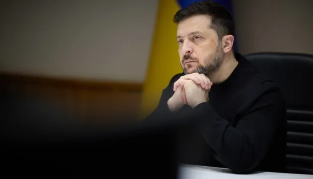 Зеленский заявил, что РФ хочет лишить украинцев интернета и связи