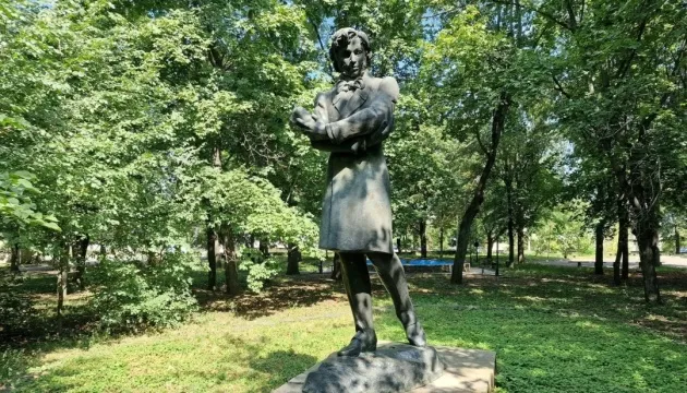 A monument to Pushkin was removed in Kam'yanets, Cherkasy Oblast