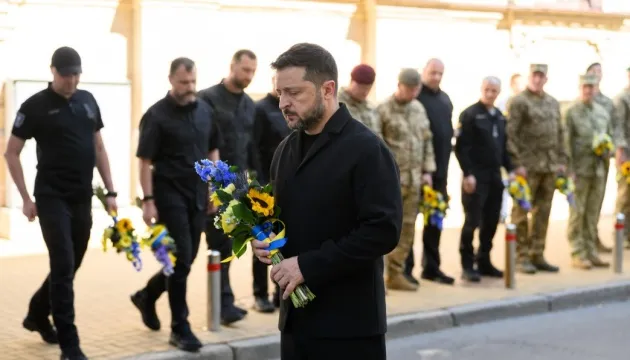 Зеленский почтил память погибших защитников Украины