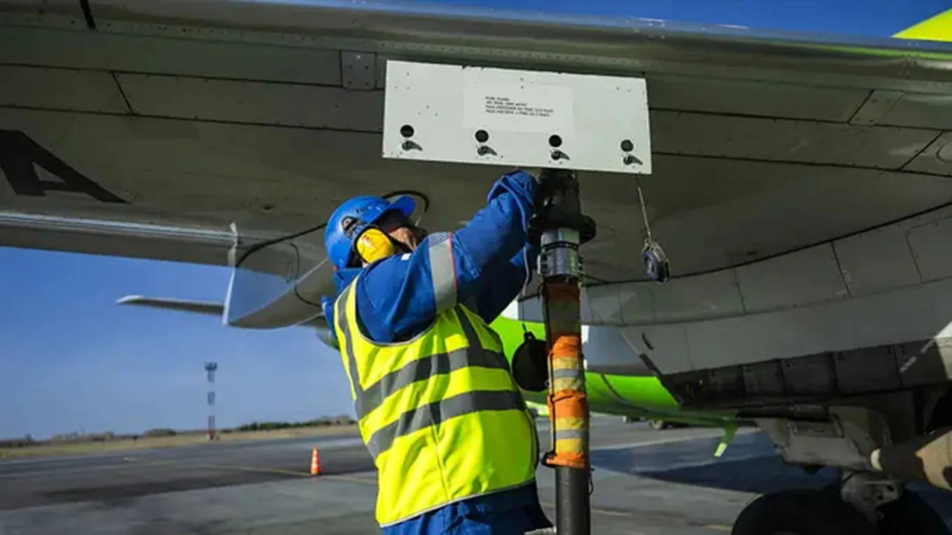 Russia Wants to Degrade the Quality of Aviation Fuel Following Strikes on Oil Refineries