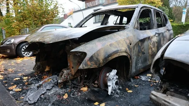 У Німеччині підпалили автомобіль топполітика "АдН": розслідують обставини злочину