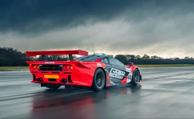 Рідкісний McLaren F1 1997 року виставили на британський аукціон