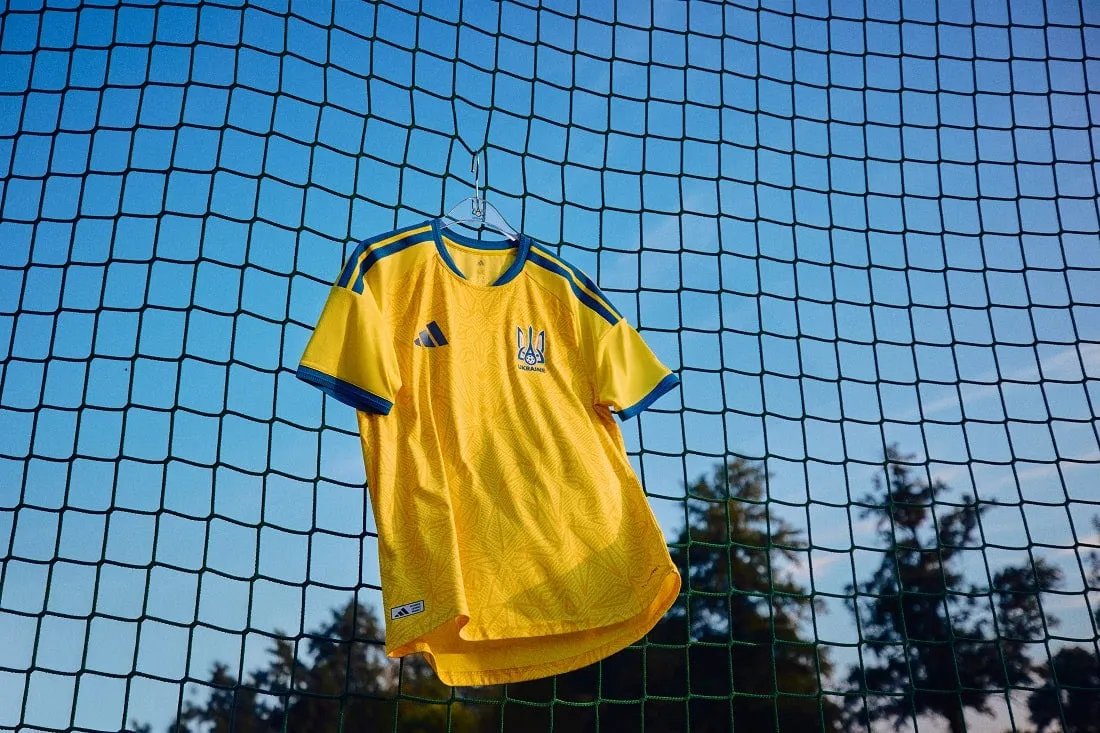 Збірна України з футболу презентувала нову форму з історичним орнаментом УНР