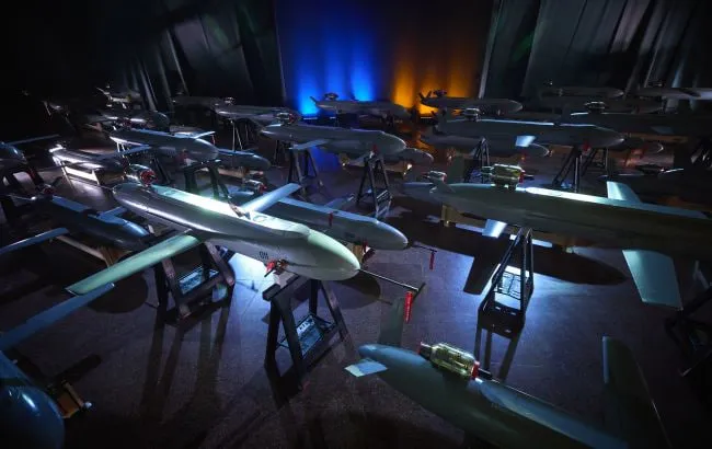 Потужні вибухи в Донецьку: детонація боєприпасів окупантів - відео