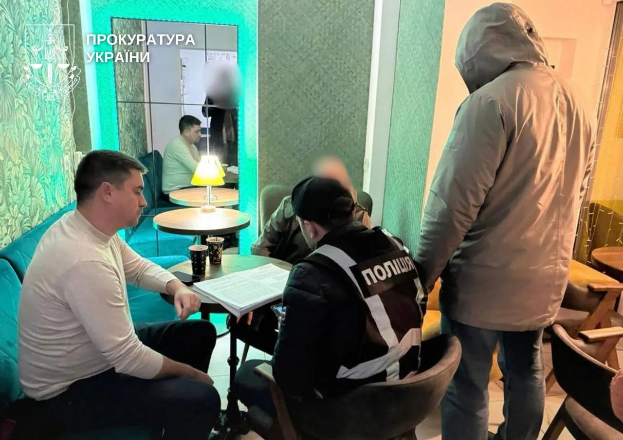 У Києві шахраї видурили у добровольця ЗСУ понад 3 млн грн на "лазерну зброю"