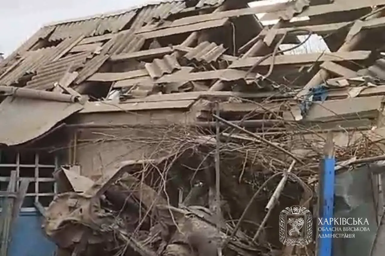 Через обстріли на Харківщині поранено 4 людей: пошкоджено будинки й авто - фото