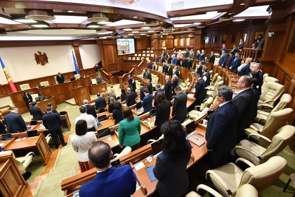 П’ятеро депутатів правлячої партії Молдови залишають парламент