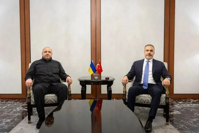 У Туреччині Умєров обговорив обміни полоненими та оборонну співпрацю