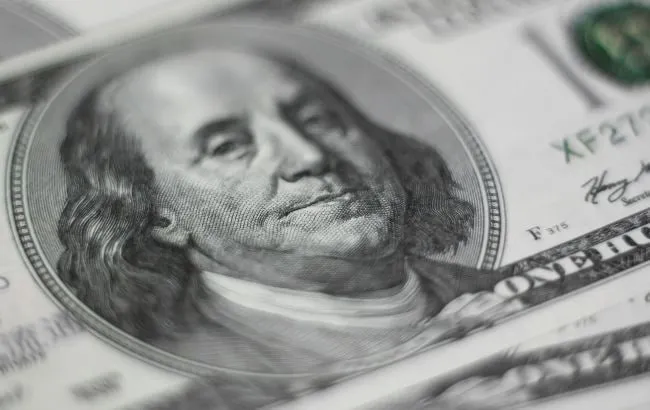 Долар і євро знову дорожчають в обмінниках України