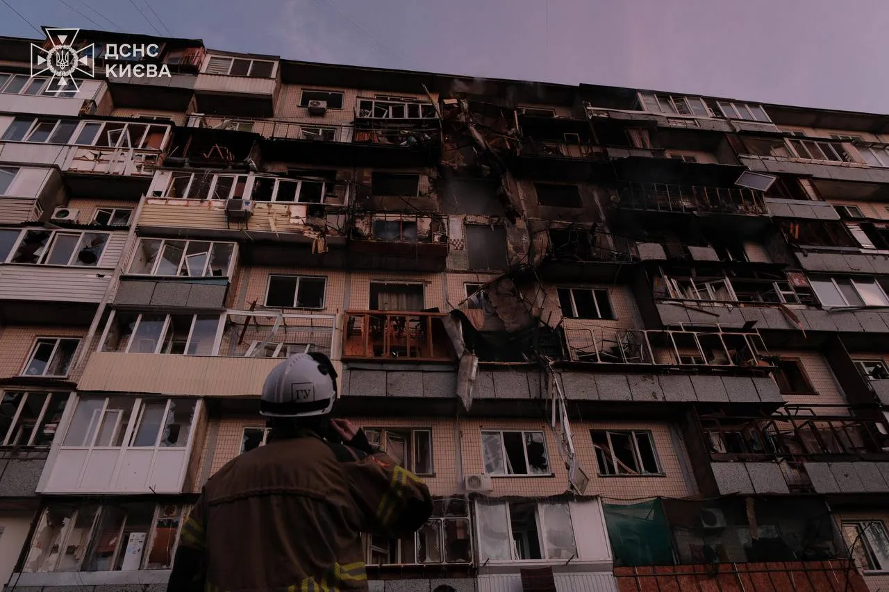 Масована атака по Києву: четверо загиблих, серед поранених діти та вагітна жінка (фото)