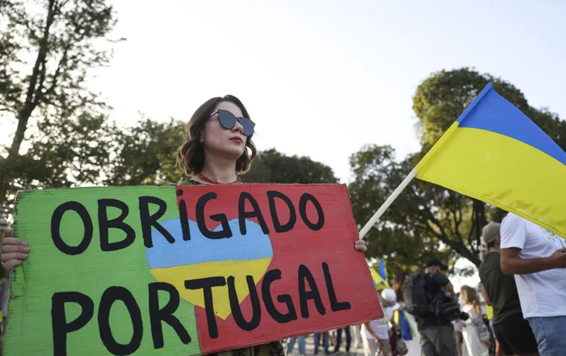 росія поширює фейк про «масову депортацію» українців із Португалії