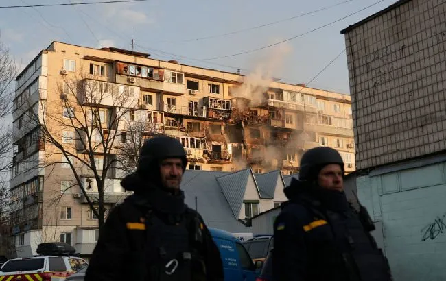 "Шахед" пробив частину будинку в Деснянському районі Києва