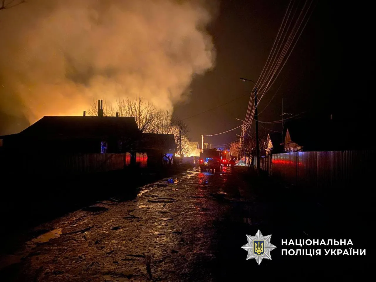 Загинули люди та спалахнули пожежі: наслідки нічної атаки на Чернігівщині