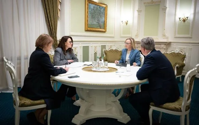 Свириденко зустрілася з міністром Сухопутних військ США в Києві