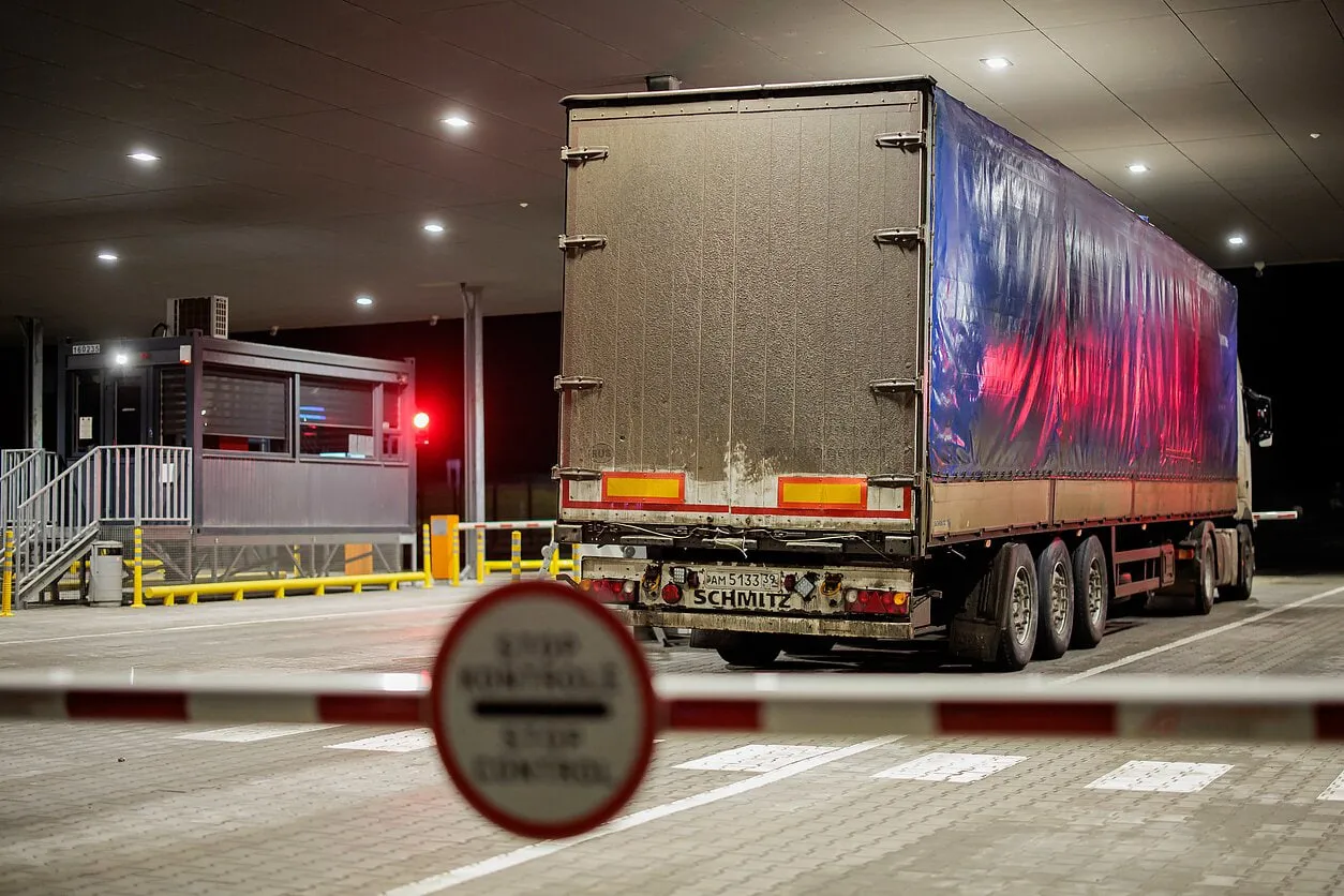 Литва посилюватиме тиск на Білорусь через блокування вантажівок