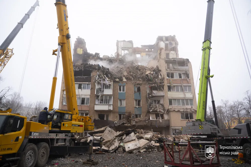 Після удару РФ по Тернополю 10 людей зникли безвісти, серед них дитина