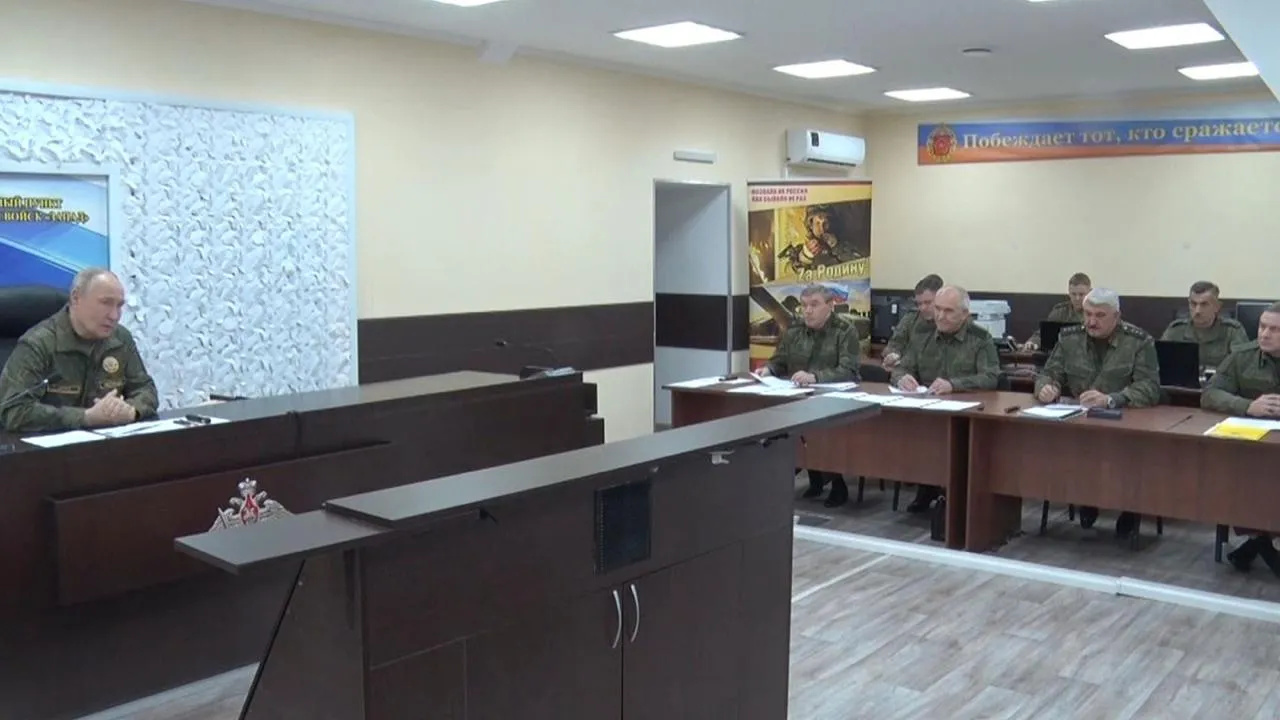 Z-блогери звинуватили Герасимова у хибному звіті путіну про «взяття» Куп’янська